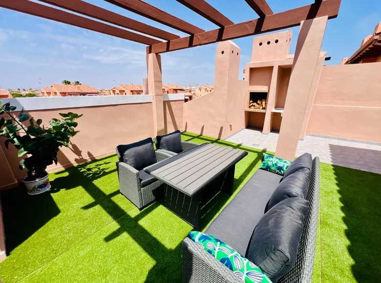 Mieszkanie 3 pokoi 128 m² Torrevieja, Hiszpania