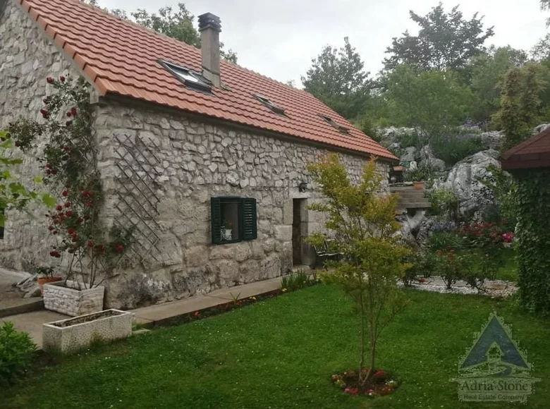 Land 2 bedrooms 86 m² Njegusi, Montenegro