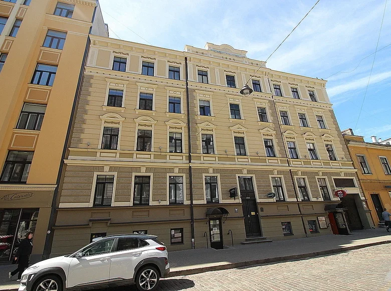 Maison des revenus 2 386 m² à Riga, Lettonie