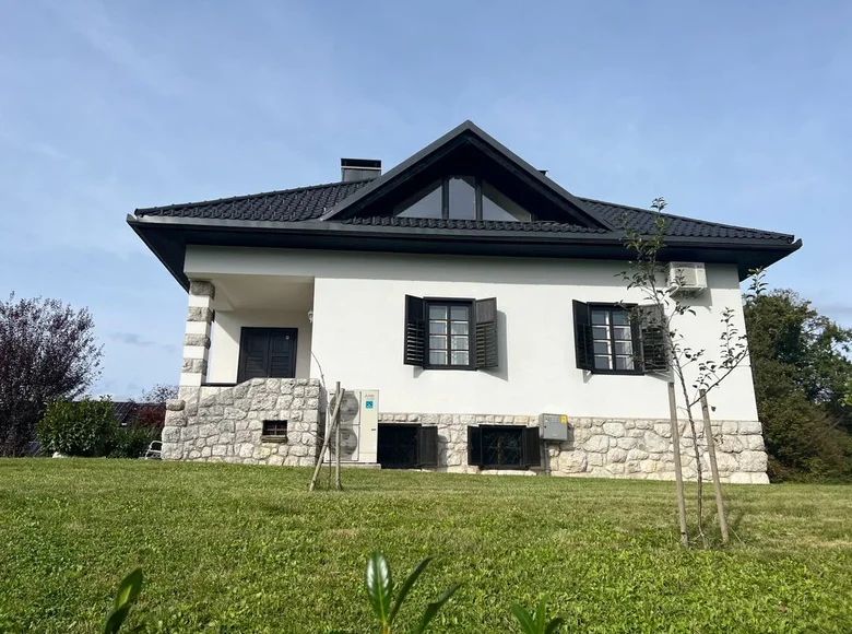 Haus 4 Schlafzimmer 225 m² Selo pri Bledu, Slowenien
