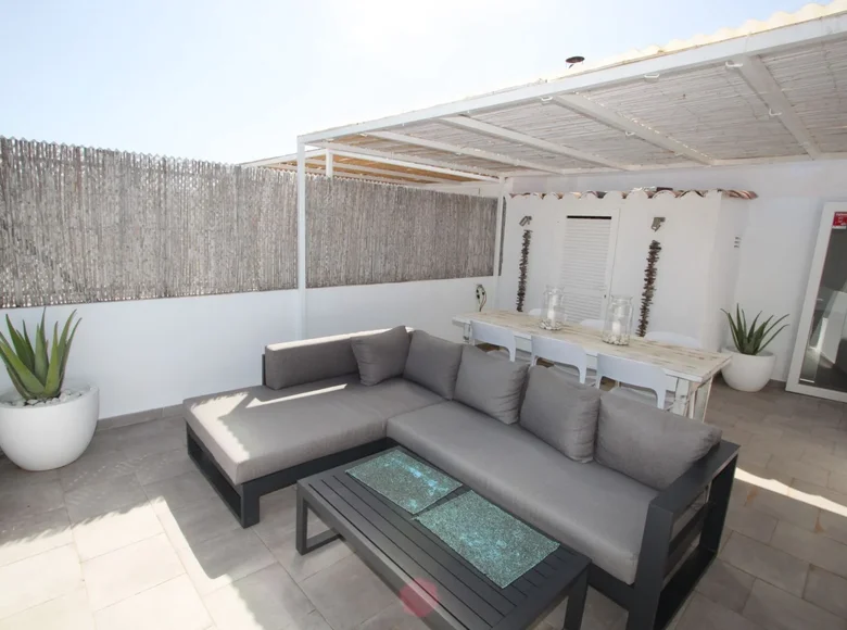 Penthouse z 2 sypialniami 90 m² Palmanova, Hiszpania