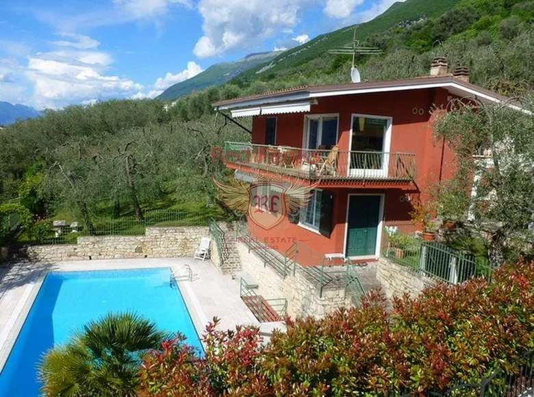 2 bedroom Villa 150 m² Garda, Italy