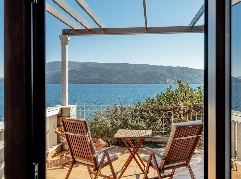 Apartamento 4 habitaciones 130 m² Herceg Novi, Montenegro