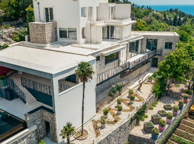 4 bedroom house 683 m² Rijeka-Rezevici, Montenegro