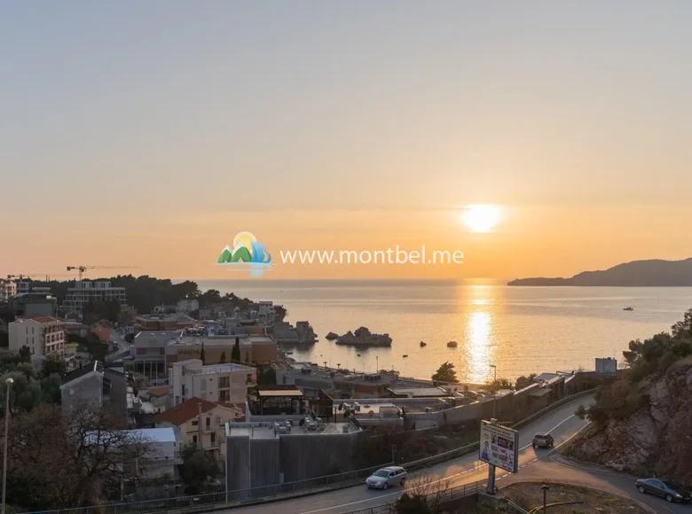 Mieszkanie 3 pokoi 160 m² Budva, Czarnogóra