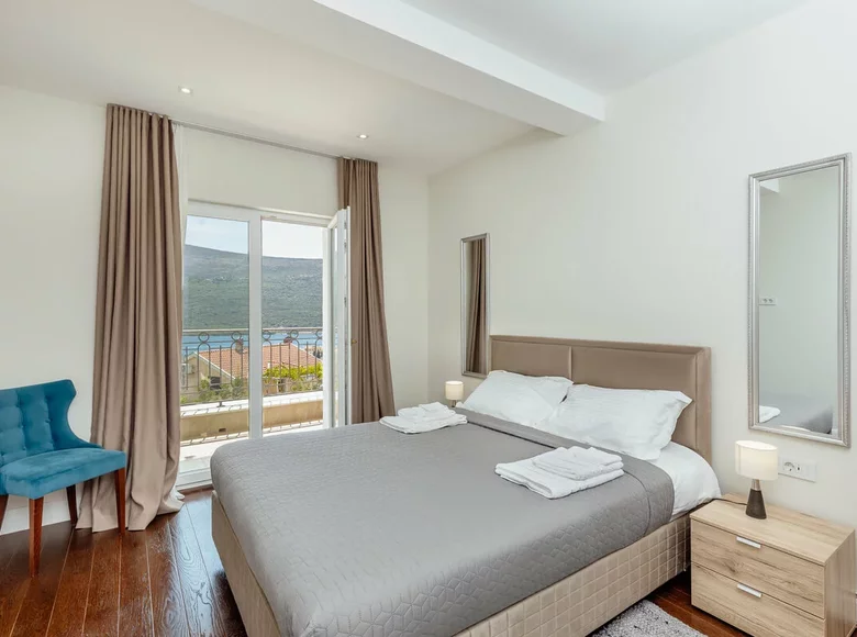 Wohnung 3 Schlafzimmer 115 m² Herceg Novi, Montenegro
