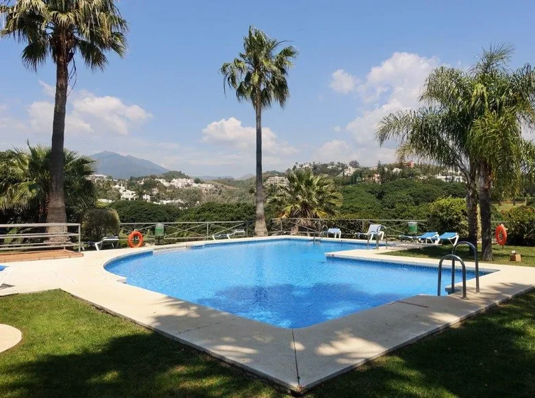2 bedroom apartment 130 m² Marbella, Spain
