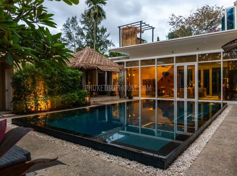 Villa de 4 dormitorios 330 m² Thalang, Tailandia
