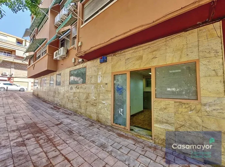 Commercial property 390 m² in Alicante, Spain