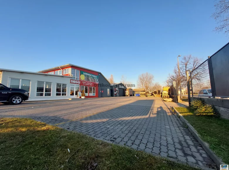 Commercial property 1 100 m² in Siofok, Hungary