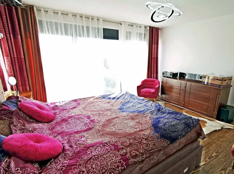 Квартира 3 спальни 150 м² Бар, Черногория