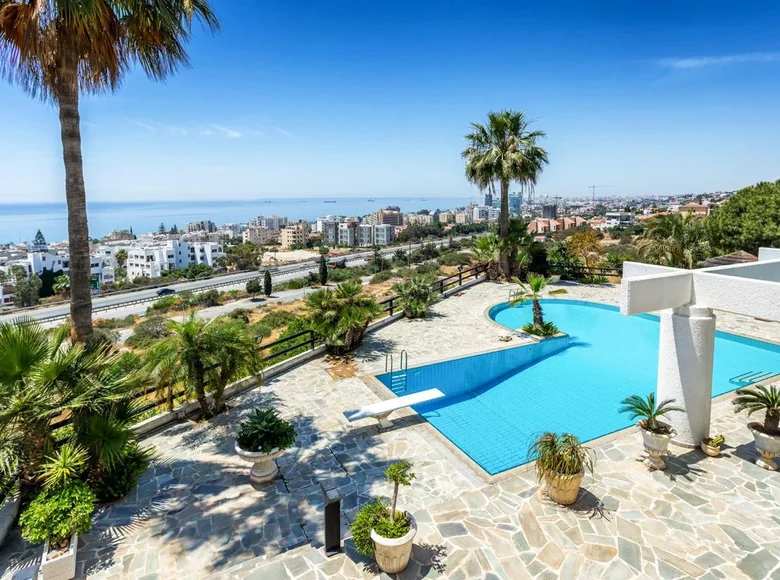6 bedroom house 550 m² Armenochori, Cyprus