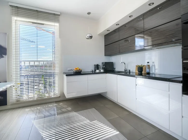 Mieszkanie 3 pokoi 64 m² Warszawa, Polska
