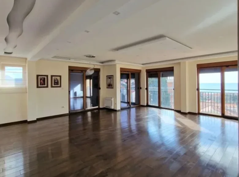3 bedroom apartment  Petrovac, Montenegro