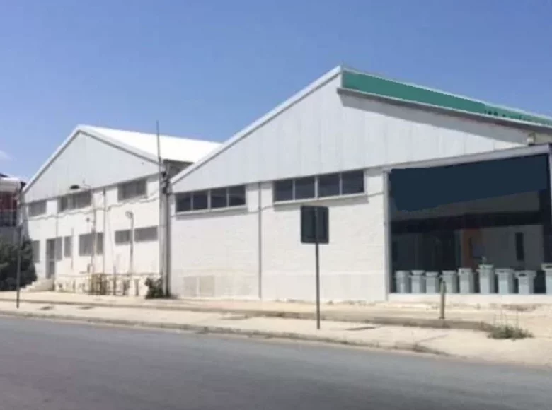 Warehouse 1 608 m² in Strovolos, Cyprus