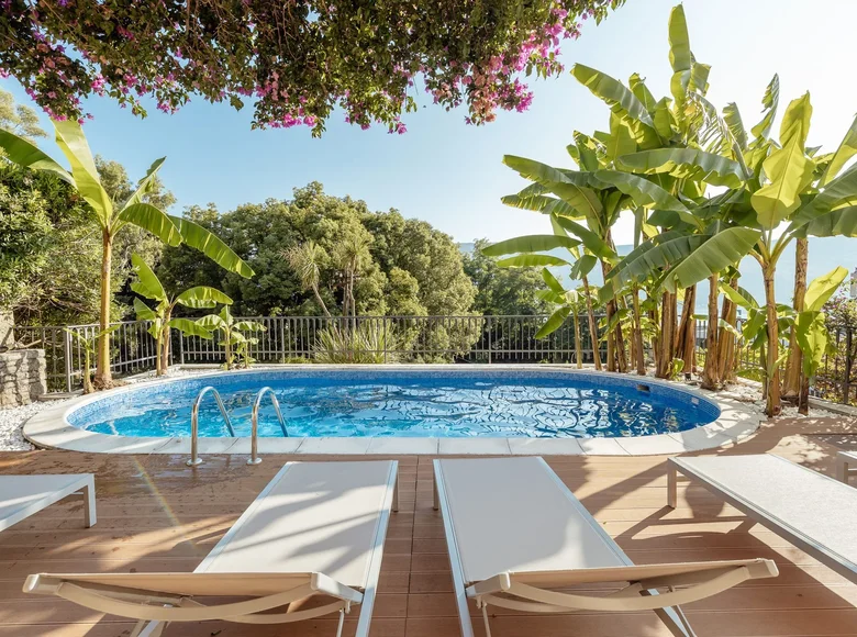 Villa 9 bedrooms 247 m² Igalo, Montenegro