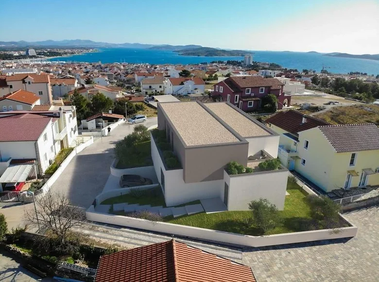 3-Schlafzimmer-Villa 233 m² Vodice, Kroatien