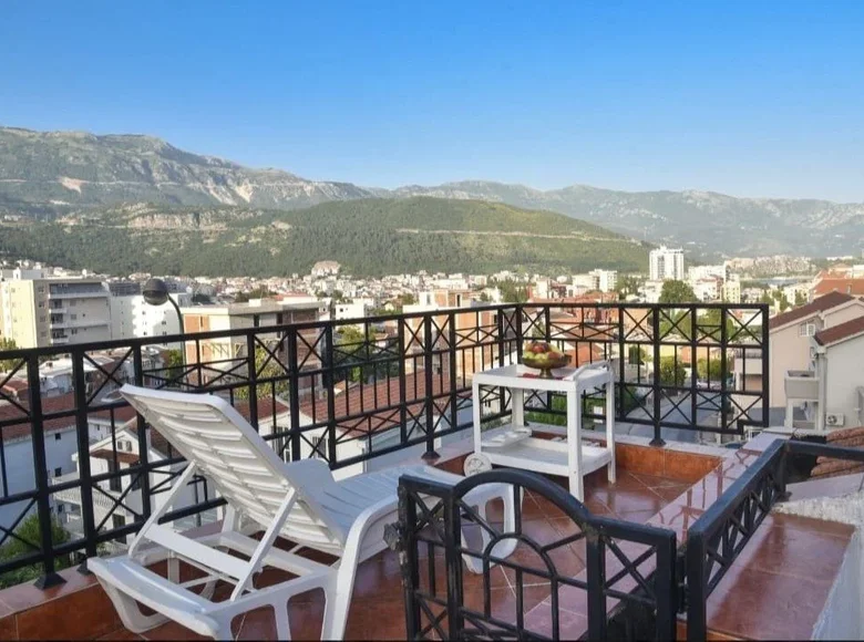 2 bedroom apartment 87 m² Budva, Montenegro