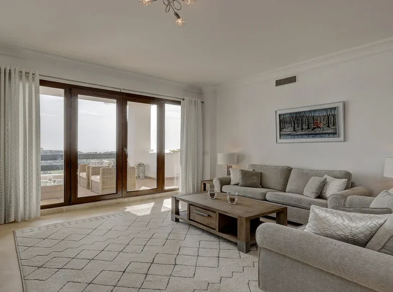 Mieszkanie 2 pokoi 136 m² Casares, Hiszpania