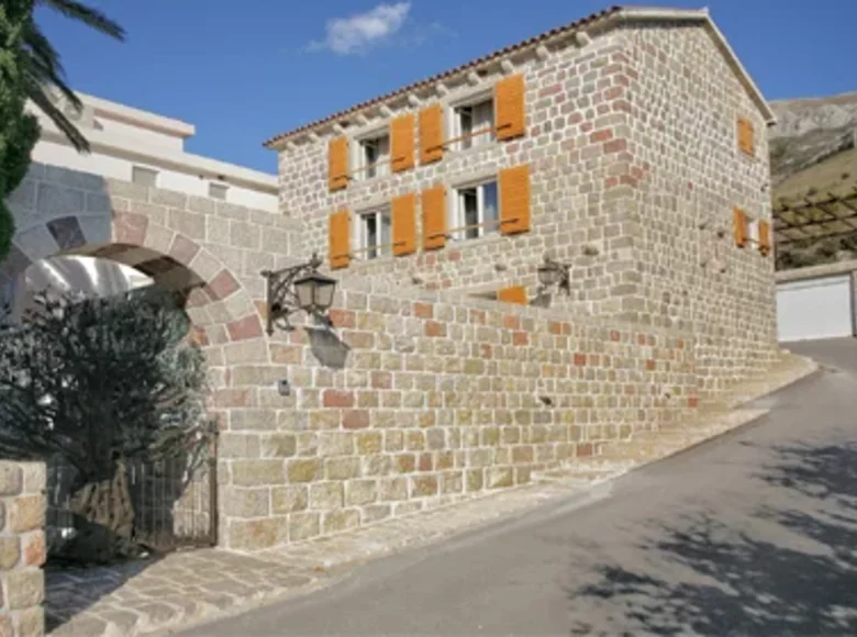 5-Zimmer-Villa 494 m² Sustas, Montenegro