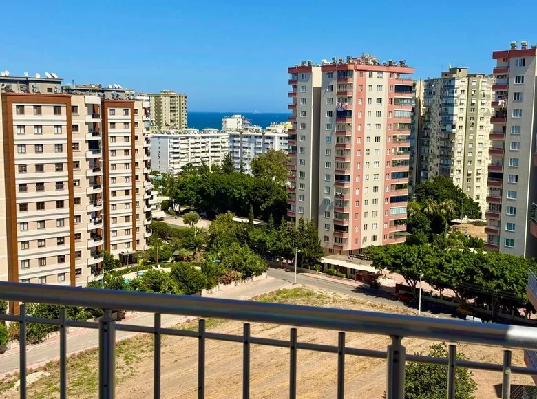 4 bedroom apartment 170 m² Mezitli, Turkey