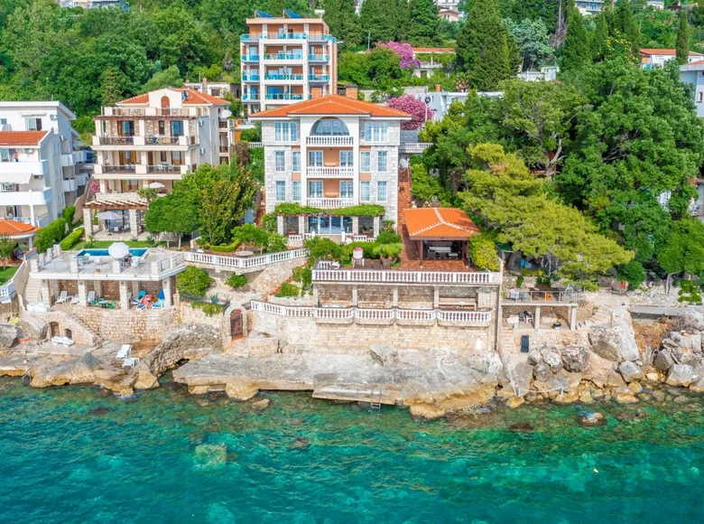6 bedroom villa 1 200 m² Sutomore, Montenegro