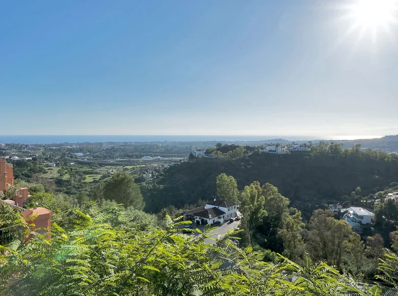 Mieszkanie 2 pokoi 169 m² Benahavis, Hiszpania