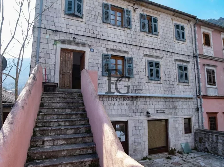 Дом 6 комнат 300 м² Котор, Черногория
