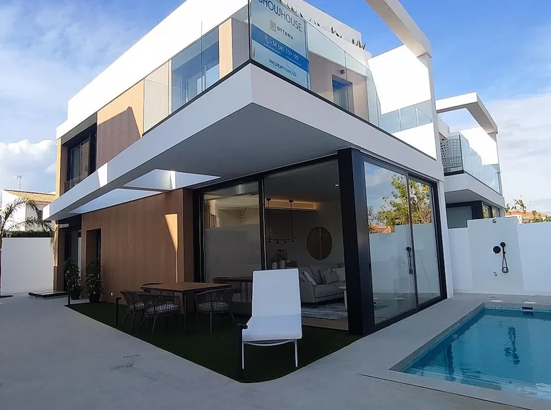 4-Zimmer-Villa 197 m² Pilar de la Horadada, Spanien