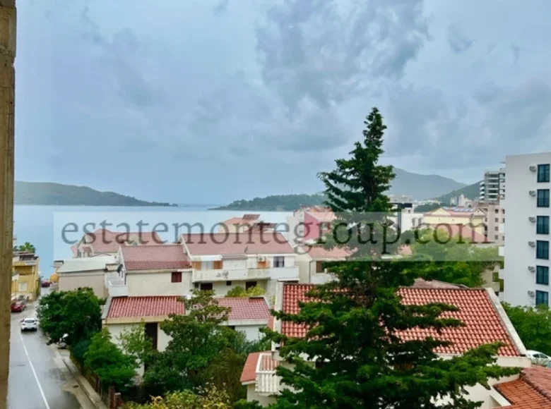 Apartamento 2 habitaciones 81 m² Rafailovici, Montenegro