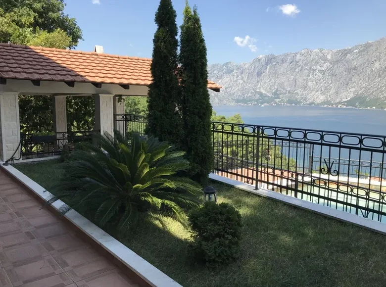 4 bedroom house  Prcanj, Montenegro