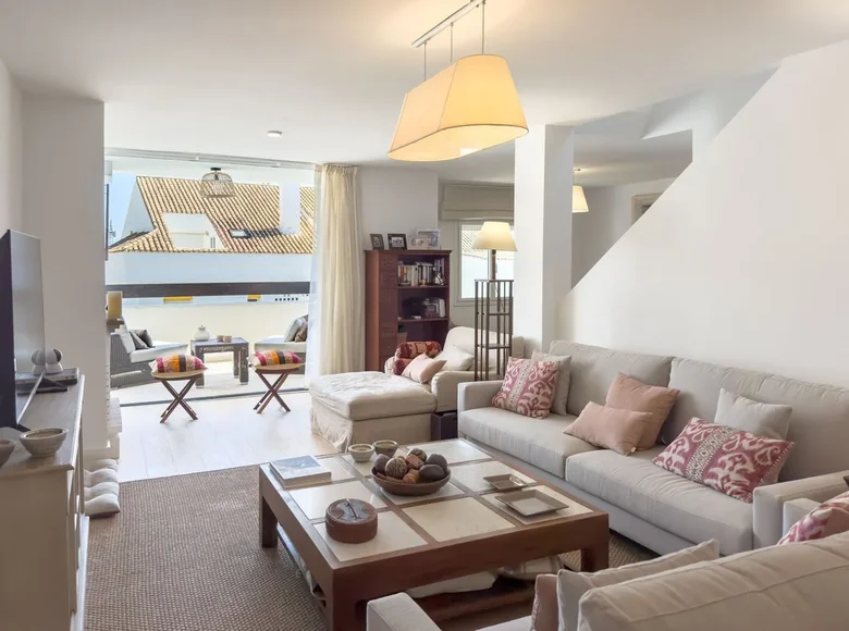 Mieszkanie 5 pokojów 190 m² San Pedro Alcantara, Hiszpania