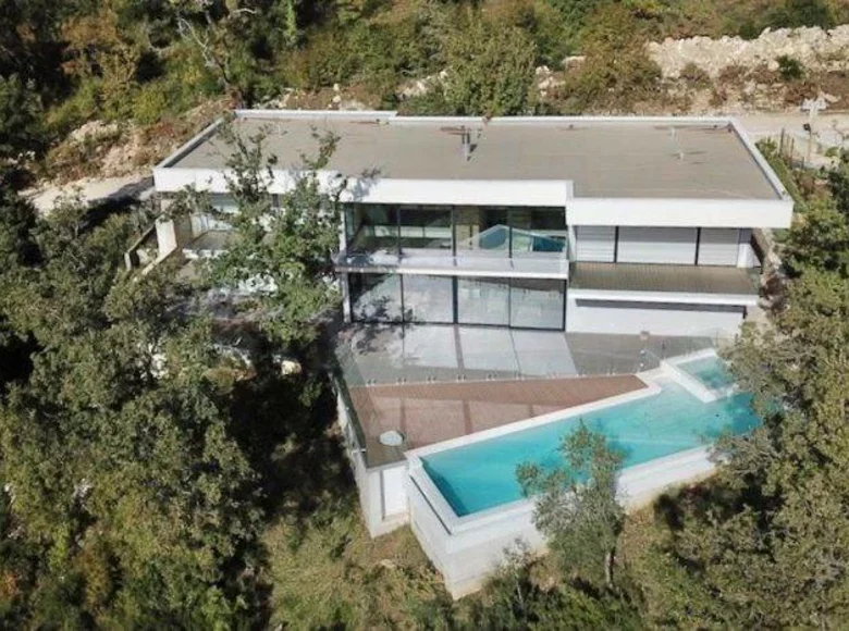 4-Schlafzimmer-Villa 300 m² Herceg Novi, Montenegro
