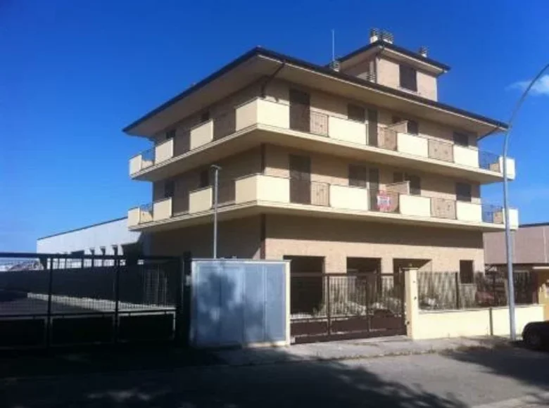 Gewerbefläche 550 m² Terni, Italien