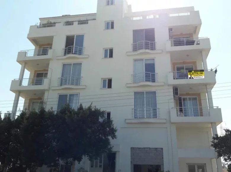 Mieszkanie 3 pokoi 155 m² Agios Sergios, Cypr Północny
