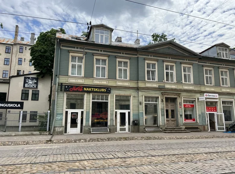 Shop 302 m² in Riga, Latvia