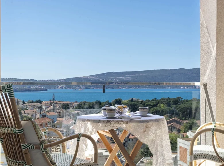 Penthouse 3 pokoi 120 m² Tivat, Czarnogóra