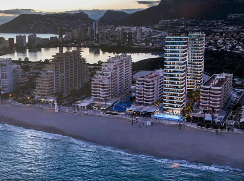 Mieszkanie 2 pokoi 74 m² Calp, Hiszpania