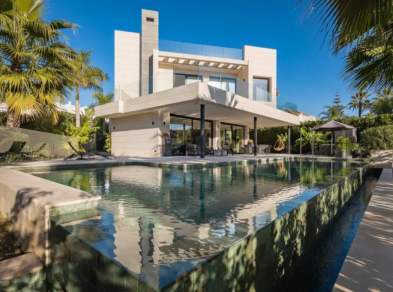 7 bedroom villa 786 m² Marbella, Spain