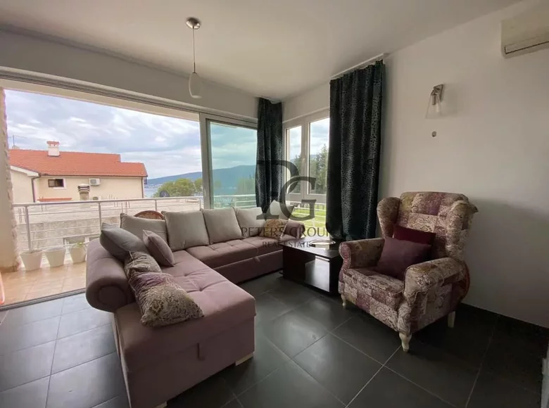 Wohnungen auf mehreren Ebenen 3 Schlafzimmer  Baosici, Montenegro