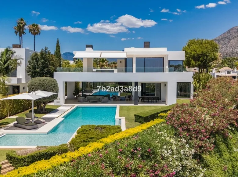 Haus 5 Schlafzimmer 868 m² Malaga, Spanien