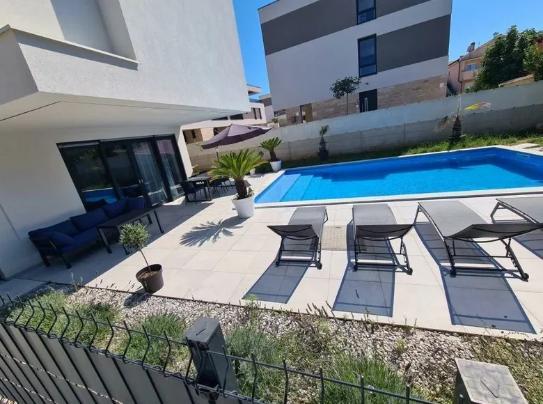 Villa de tres dormitorios 156 m² Grad Pula, Croacia