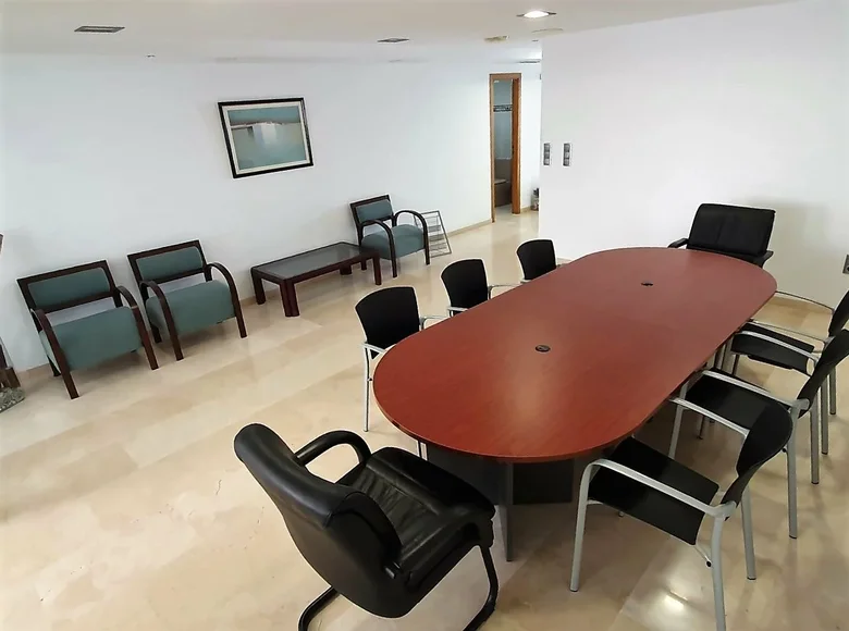 Commercial property 126 m² in Alicante, Spain