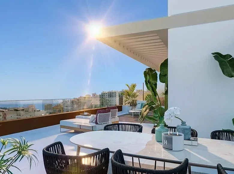 3 bedroom apartment  Estepona, Spain