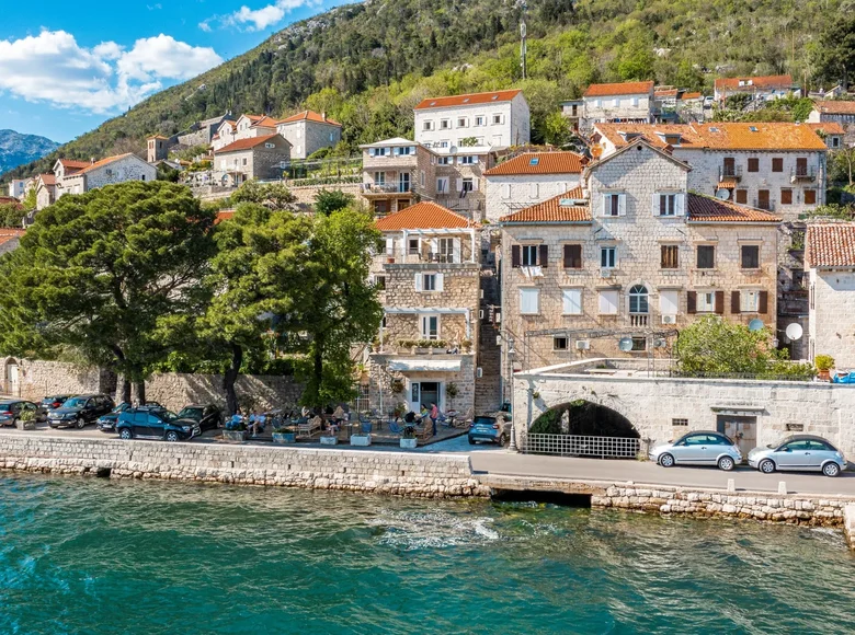 Villa 10 habitaciones 290 m² Perast, Montenegro
