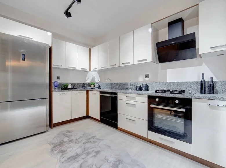 Mieszkanie 4 pokoi 135 m² Mezitli, Turcja