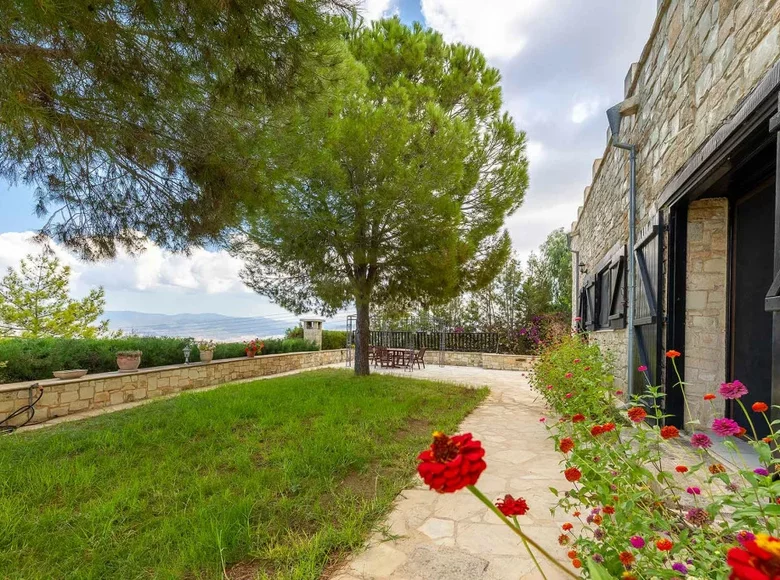 Villa de 5 habitaciones 332 m² Pano Akourdaleia, Chipre