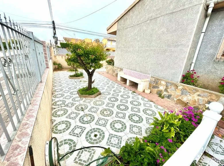 4 bedroom house  Torrevieja, Spain