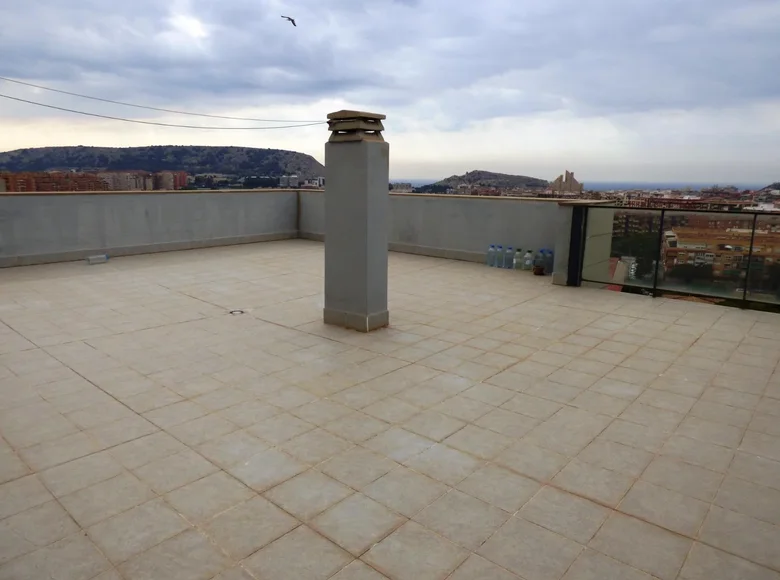 Penthouse 4 bedrooms  Alicante, Spain