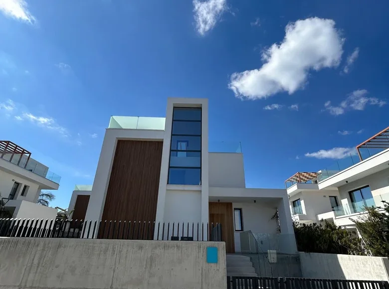 Villa de 4 dormitorios 152 m² Paralimni, Chipre